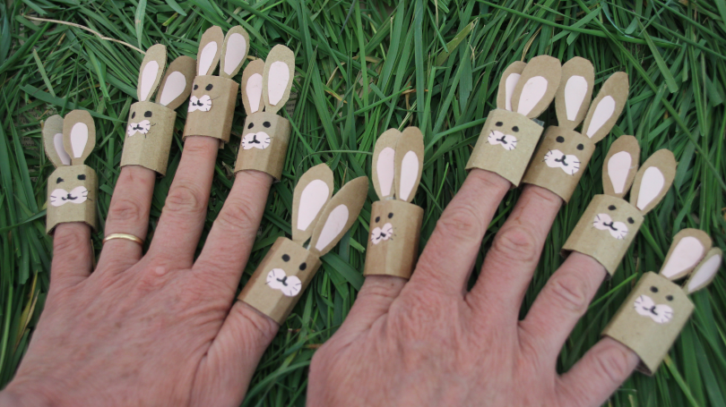 10 bunnies on 10 fingers to practise 2x times tables